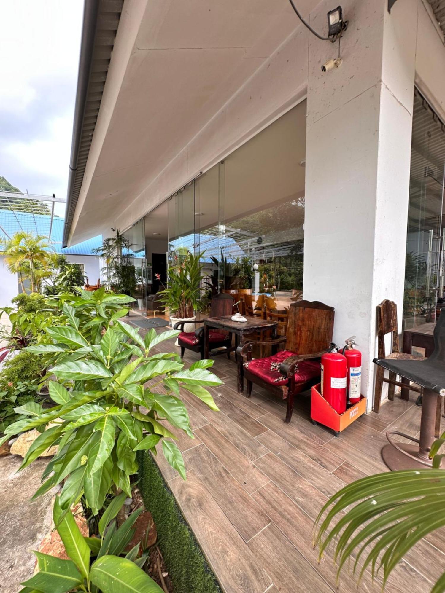 Bungalow Hotel Chi Khu Co Ong Exterior photo