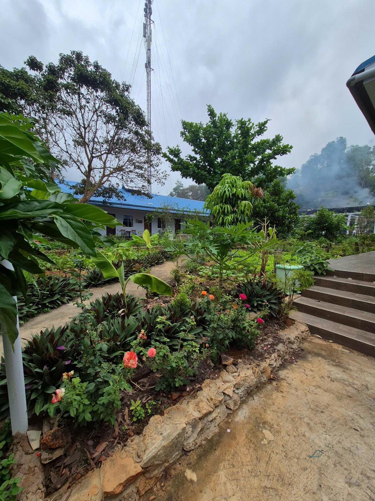 Bungalow Hotel Chi Khu Co Ong Exterior photo
